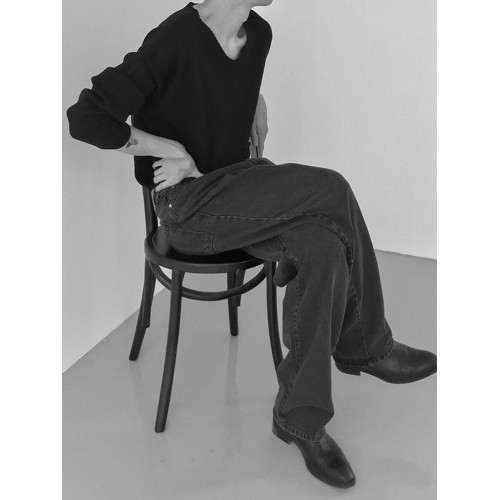 COLN 內搭界的好手 秋冬也不吝嗇露出你的鎖骨線條的V領加厚毛衣 COLN 內搭界的好手 秋冬也不吝嗇露出你的鎖骨線條的V領加厚毛衣