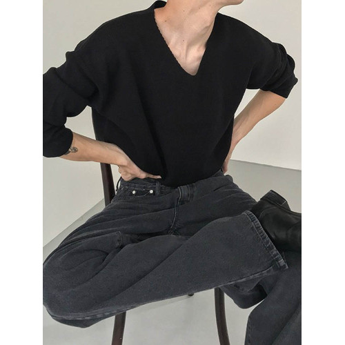 COLN 內搭界的好手 秋冬也不吝嗇露出你的鎖骨線條的V領加厚毛衣 COLN 內搭界的好手 秋冬也不吝嗇露出你的鎖骨線條的V領加厚毛衣