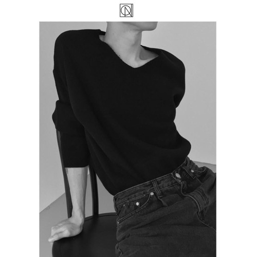 COLN 內搭界的好手 秋冬也不吝嗇露出你的鎖骨線條的V領加厚毛衣 COLN 內搭界的好手 秋冬也不吝嗇露出你的鎖骨線條的V領加厚毛衣