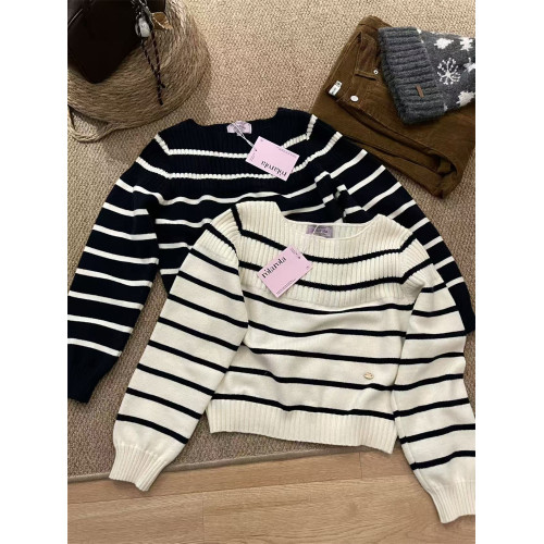 露思同款 韓代@rolaro*a 11%羊毛 一字領可露肩條紋針織短款毛衣