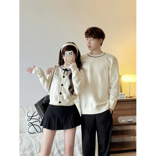 2025新款情侶裝秋季設計感法式甜美毛衣學院風蝴蝶結百搭針織上衣 2025新款情侶裝秋季設計感法式甜美毛衣學院風蝴蝶結百搭針織上衣