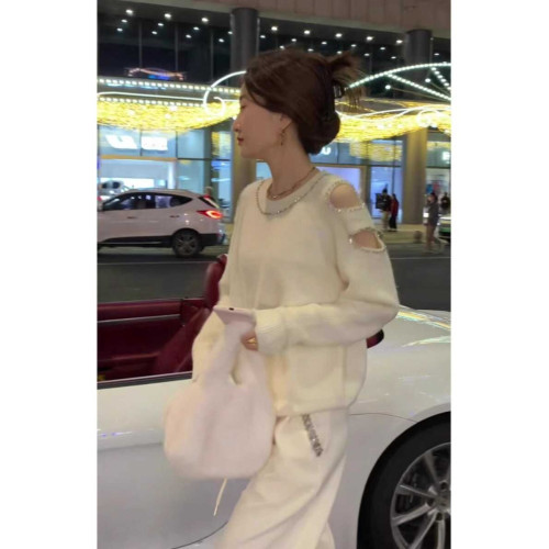 法式設計感時尚氣質鏤空釘珠圓領針織毛衣2024春秋慵嬾露肩上衣女
