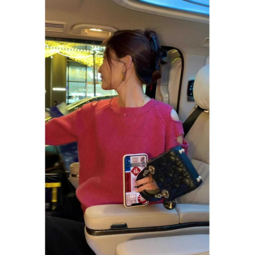 法式設計感時尚氣質鏤空釘珠圓領針織毛衣2024春秋慵嬾露肩上衣女