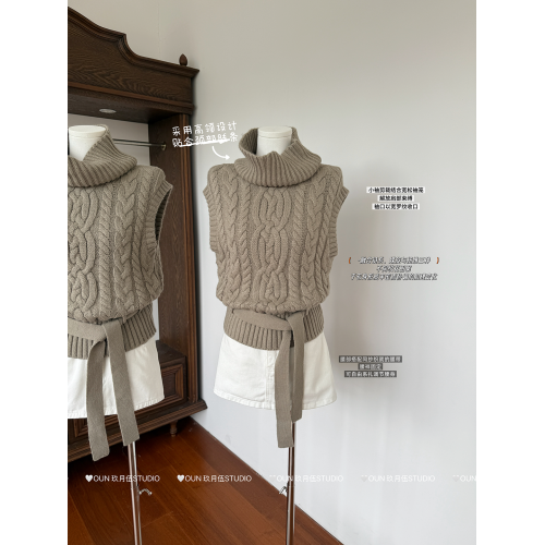 玖月伍粗針編織立體大麻花高領小飛袖腰帶絞花毛衣背心雙色可選