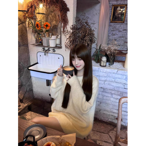 白色蝴蝶結斜肩馬海毛套頭毛衣女秋冬慵嬾設計感寬鬆露肩針織上衣 白色蝴蝶結斜肩馬海毛套頭毛衣女秋冬慵嬾設計感寬鬆露肩針織上衣