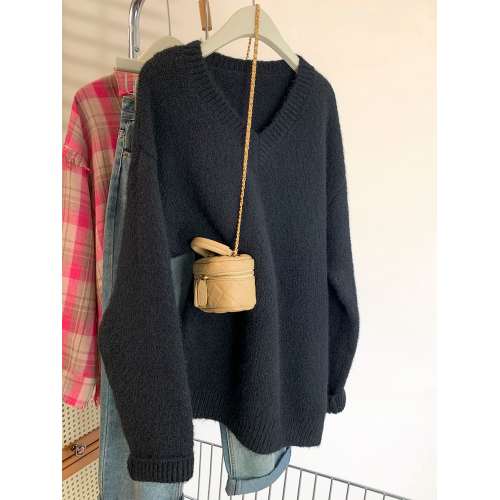 黑色浣熊絨v領套頭毛衣女春季2026新款慵懶風軟糯加厚打底針織衫