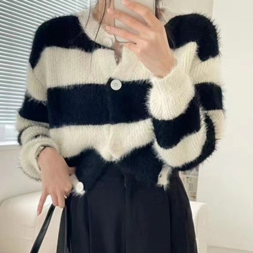 韓國chic秋冬慵嬾軟糯復古寬條紋短款毛衣外套設計感小衆開衫上衣