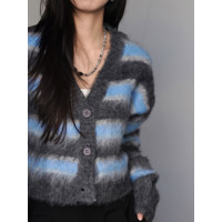 呆毛 復古慵懶風V領條紋馬海毛毛衣外套女秋冬短款針織開衫上衣