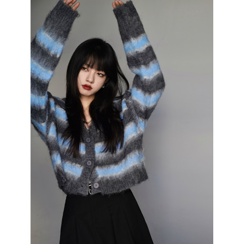 呆毛 復古慵懶風V領條紋馬海毛毛衣外套女秋冬短款針織開衫上衣 呆毛 復古慵懶風V領條紋馬海毛毛衣外套女秋冬短款針織開衫上衣