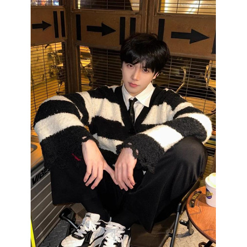 撞色條紋毛衣男冬季日系復古仿貂毛慵懶針織衫高級感軟糯開衫外套 撞色條紋毛衣男冬季日系復古仿貂毛慵懶針織衫高級感軟糯開衫外套