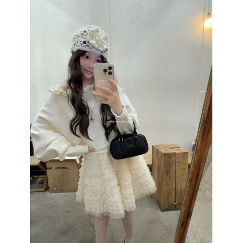  訂單清貨 木耳花邊設計 斜肩蝙蝠衫  毛衣0.4KG