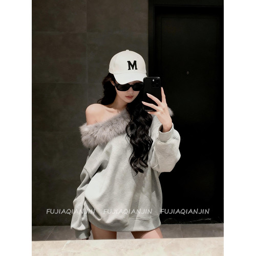 美式斜肩毛毛領寬鬆衛衣女春季韓版慵懶風休閒上衣外套趙露思同款 美式斜肩毛毛領寬鬆衛衣女春季韓版慵懶風休閒上衣外套趙露思同款