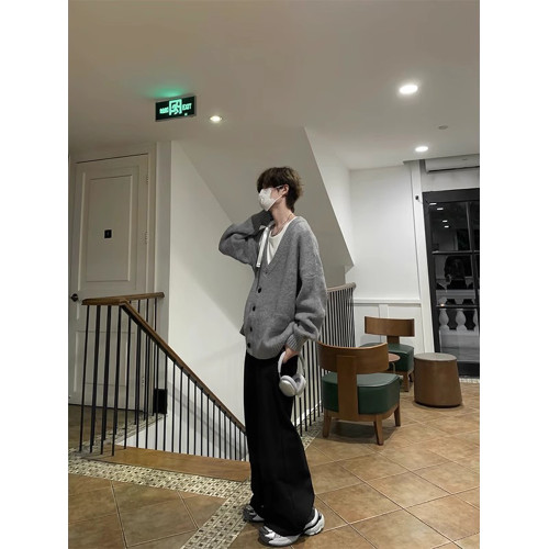 針織開衫外套男春秋美式男裝v領毛衣灰色慵懶風男生上衣韓系風格 針織開衫外套男春秋美式男裝v領毛衣灰色慵懶風男生上衣韓系風格