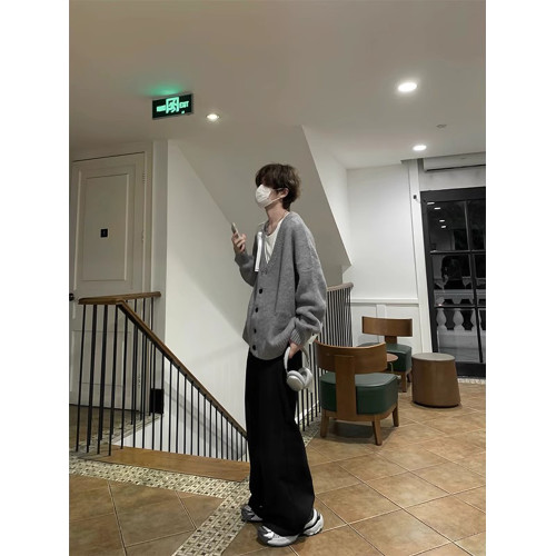 針織開衫外套男春秋美式男裝v領毛衣灰色慵懶風男生上衣韓系風格 針織開衫外套男春秋美式男裝v領毛衣灰色慵懶風男生上衣韓系風格