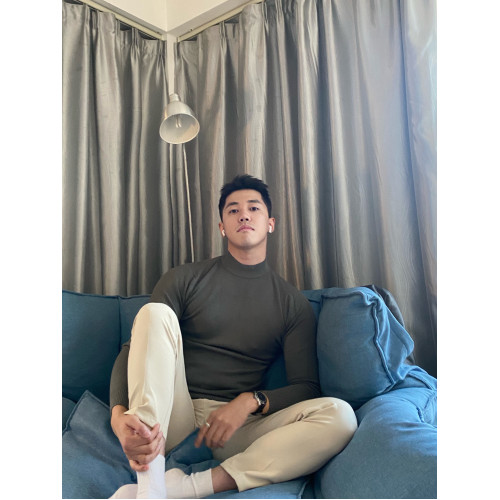 烏素mirror 2024年秋冬輕熟穿搭保暖抗起球彈力純色半高領毛衣男