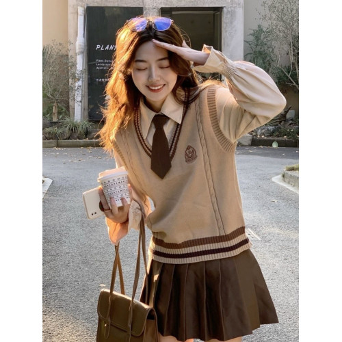 胖MM200斤特大碼套裝學院風毛衣馬甲針織背心襯衫百褶裙套裝女