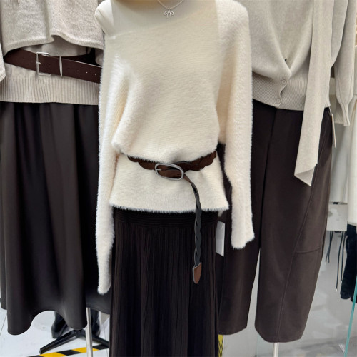 廣州APM冬季溫柔風一字肩套頭保暖毛衣配腰帶純色法式毛衫上衣女 廣州APM冬季溫柔風一字肩套頭保暖毛衣配腰帶純色法式毛衫上衣女