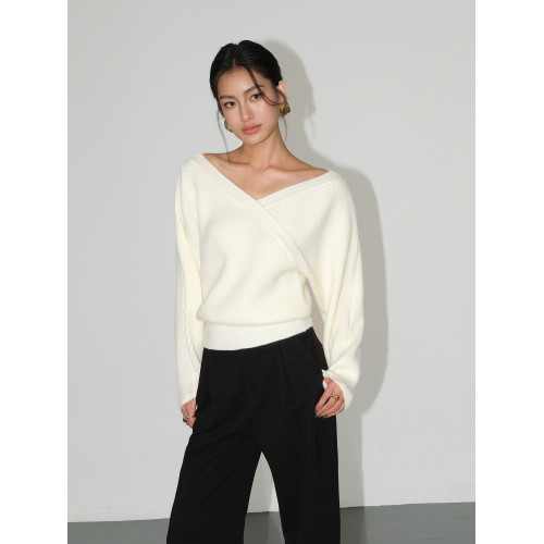 NEVA HU 交叉不規則V領露肩毛衣女寬鬆設計感長袖百搭套頭針織衫