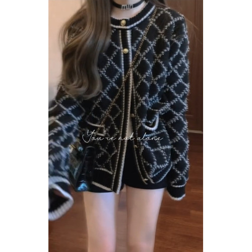 小香老錢風黑色格子毛衣外套女2025秋冬高級感金釦針織開衫上衣厚