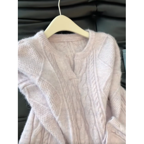 寬松大碼輕奢高級貨粉紫色麻花V領針織上衣女冬季慵懶風洋氣毛衣