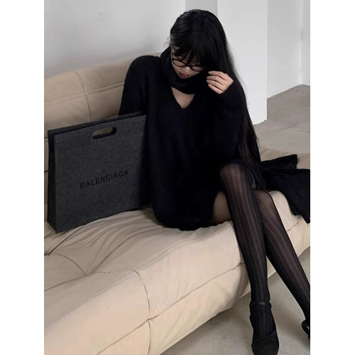 純欲風黑色馬海毛V領毛衣女秋冬季慵懶寬松中長款套頭針織衫上衣