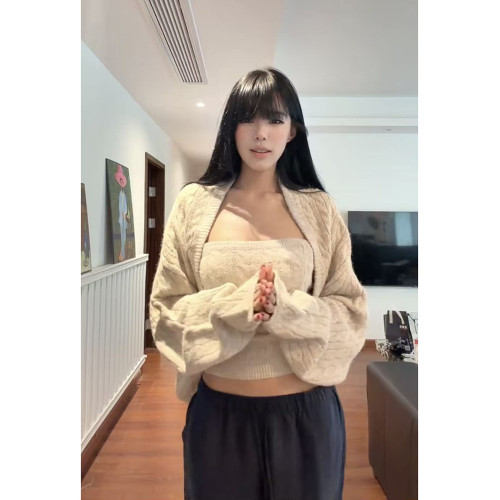 秋冬一整套穿搭新款麻花針織抹胸+寬松慵懶長袖開衫毛衣兩件套裝 秋冬一整套穿搭新款麻花針織抹胸+寬松慵懶長袖開衫毛衣兩件套裝