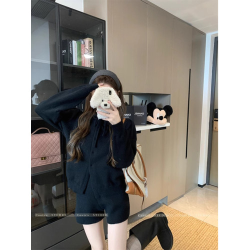 慵懶風polo領寬松系帶毛衣開衫女冬高腰針織打底糯米短褲兩件套裝