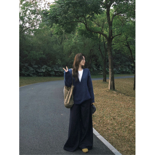 秋冬新款加厚保暖藏藍色長袖V領毛衣上衣高級感寬松軟糯糯針織衫