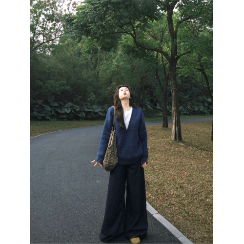 秋冬新款加厚保暖藏藍色長袖V領毛衣上衣高級感寬松軟糯糯針織衫