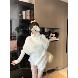 大碼女裝高領不規則慵懶秋冬款氛圍感蝙蝠袖軟糯毛毛拼接毛衣上衣