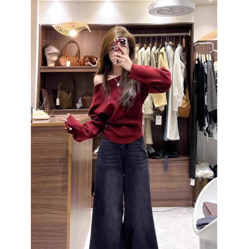 韓系復古紅色一字肩長袖毛衣女秋季高級感氣質顯瘦斜肩針織上衣潮