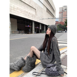 韓系寬松復古破洞灰色毛衣女秋冬設計感圓領字母針織衫中長款上衣