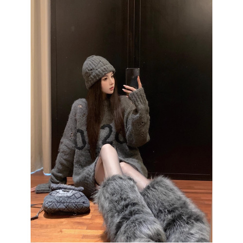韓系寬松復古破洞灰色毛衣女秋冬設計感圓領字母針織衫中長款上衣