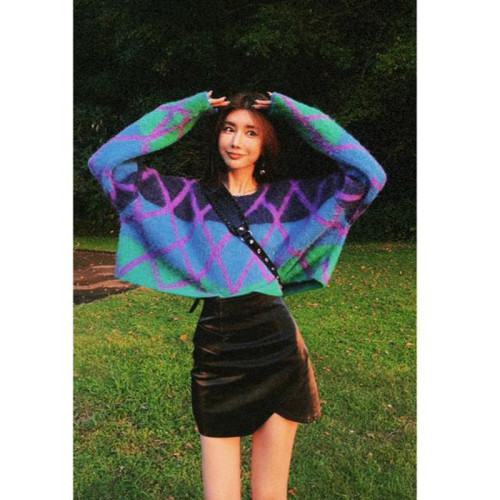 菱形格拼色軟糯短款毛衣女2025秋冬新款設計感小衆別致針織衫上衣