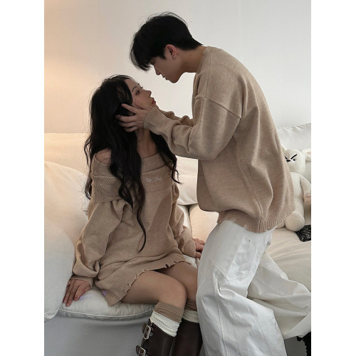 小衆設計感情侶裝秋冬INS超火毛衣一字肩露肩針織連衣裙一裙一衣