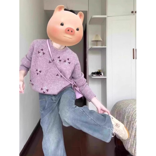 韓系慵懶風復古圓領長袖毛衣女秋冬新款設計感刺綉小個子針織上衣 韓系慵懶風復古圓領長袖毛衣女秋冬新款設計感刺綉小個子針織上衣
