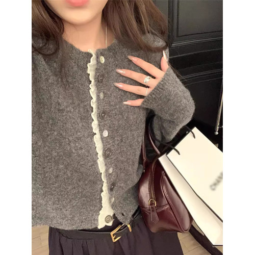 韓系灰色短款圓領花邊拼接毛衣2025秋設計感寬松針織開衫短毛衣女 韓系灰色短款圓領花邊拼接毛衣2025秋設計感寬松針織開衫短毛衣女