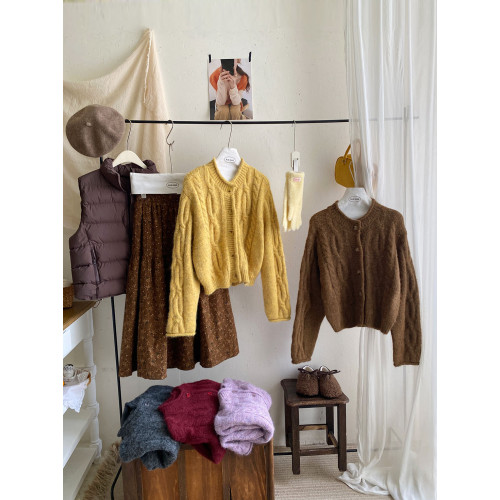 韓國復古黃色咖色羊絨麻花毛衣外套女冬溫柔圓領顯瘦百搭針織開衫 韓國復古黃色咖色羊絨麻花毛衣外套女冬溫柔圓領顯瘦百搭針織開衫