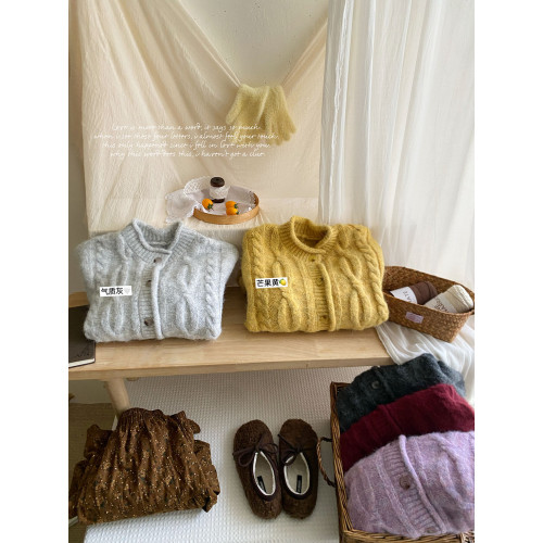 韓國復古黃色咖色羊絨麻花毛衣外套女冬溫柔圓領顯瘦百搭針織開衫 韓國復古黃色咖色羊絨麻花毛衣外套女冬溫柔圓領顯瘦百搭針織開衫