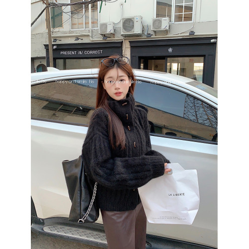 復古牛角釦軟糯坑條高領毛衣外套女秋冬冬加厚寬松慵懶風針織開衫 復古牛角釦軟糯坑條高領毛衣外套女秋冬冬加厚寬松慵懶風針織開衫
