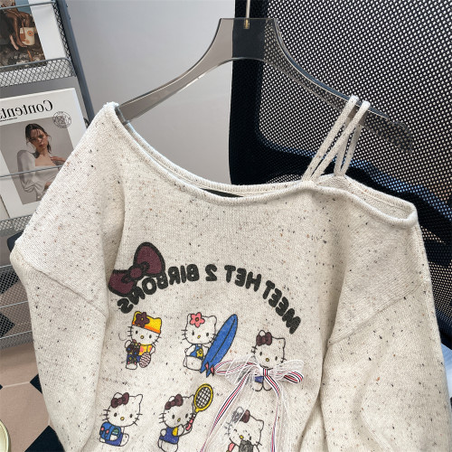 超好看可愛kt貓斜肩露肩毛衣男女秋季復古甜美慵懶松弛感針織上衣 超好看可愛kt貓斜肩露肩毛衣男女秋季復古甜美慵懶松弛感針織上衣