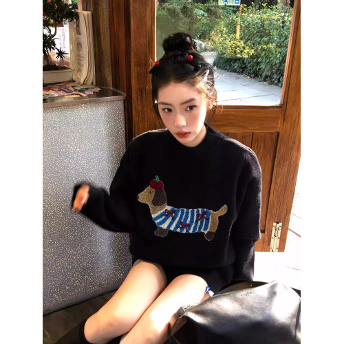 潮牌臘腸狗刺綉黑色毛衣女軟糯慵懶高級感秋冬圓領套頭針織衫上衣 潮牌臘腸狗刺綉黑色毛衣女軟糯慵懶高級感秋冬圓領套頭針織衫上衣