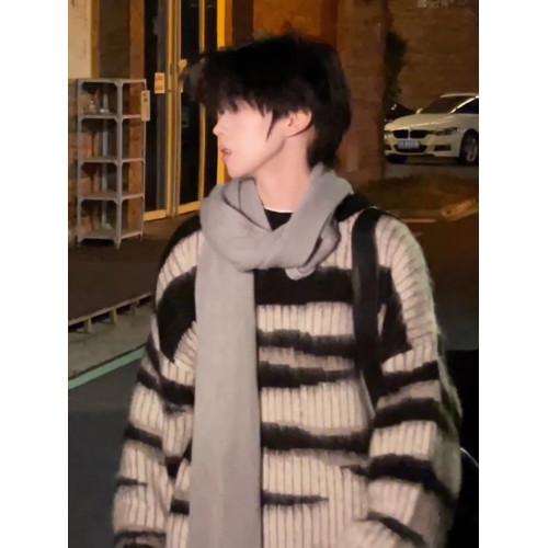 美式黑白條紋馬海毛毛衣男款秋冬慵懶風松弛感穿搭情侶針織衫外套 美式黑白條紋馬海毛毛衣男款秋冬慵懶風松弛感穿搭情侶針織衫外套