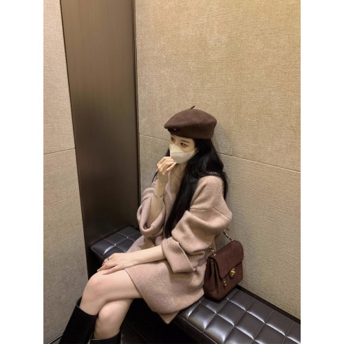 韓系溫柔慵懶風粉色浣熊絨中長款毛衣女秋冬外穿高級感軟糯針織衫 韓系溫柔慵懶風粉色浣熊絨中長款毛衣女秋冬外穿高級感軟糯針織衫