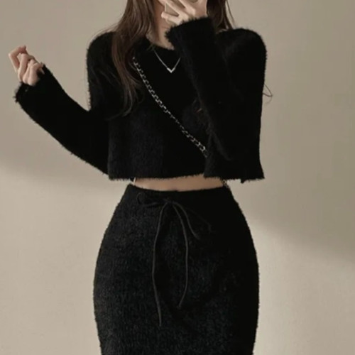 韓國chic秋冬軟糯小香風仿水貂絨針織毛衣套裝包臀半身裙兩件套女 韓國chic秋冬軟糯小香風仿水貂絨針織毛衣套裝包臀半身裙兩件套女