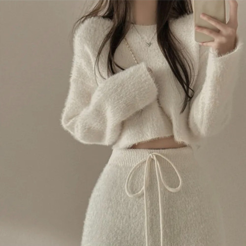 韓國chic秋冬軟糯小香風仿水貂絨針織毛衣套裝包臀半身裙兩件套女 韓國chic秋冬軟糯小香風仿水貂絨針織毛衣套裝包臀半身裙兩件套女