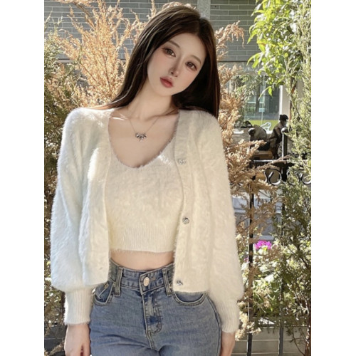 2022新款秋冬網紅減齡燈籠袖軟糯仿貂絨開衫V領顯胸吊帶兩件套 2022新款秋冬網紅減齡燈籠袖軟糯仿貂絨開衫V領顯胸吊帶兩件套