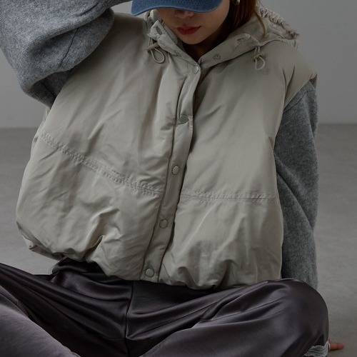 1216 2491店主自畱貴牌花苞造型戴帽有範兒棉馬甲 1216 2491店主自畱貴牌花苞造型戴帽有範兒棉馬甲