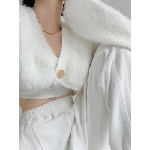 美式復古水貂絨開衫毛衣女秋冬新款慵懶風寬松百搭針織短外套上衣 美式復古水貂絨開衫毛衣女秋冬新款慵懶風寬松百搭針織短外套上衣