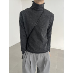 COLN冬日穿搭公式與安全感是可以搭配任何色系外套的高領毛衣給的